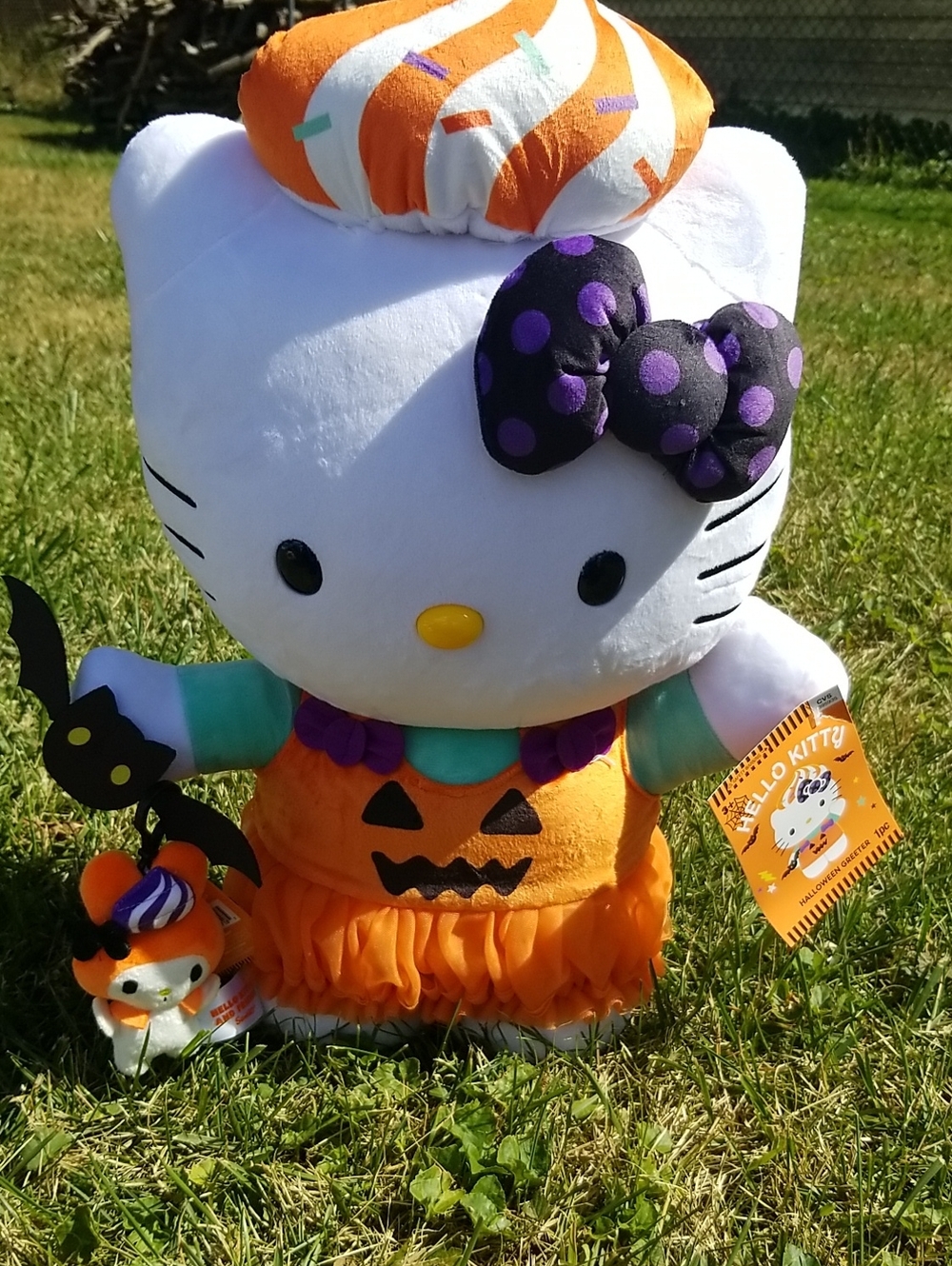 🦇Hello Kitty Halloween Plush Greeter, 19.7 in &HELLO KITTY AND FRIENDS KEYCHAIN